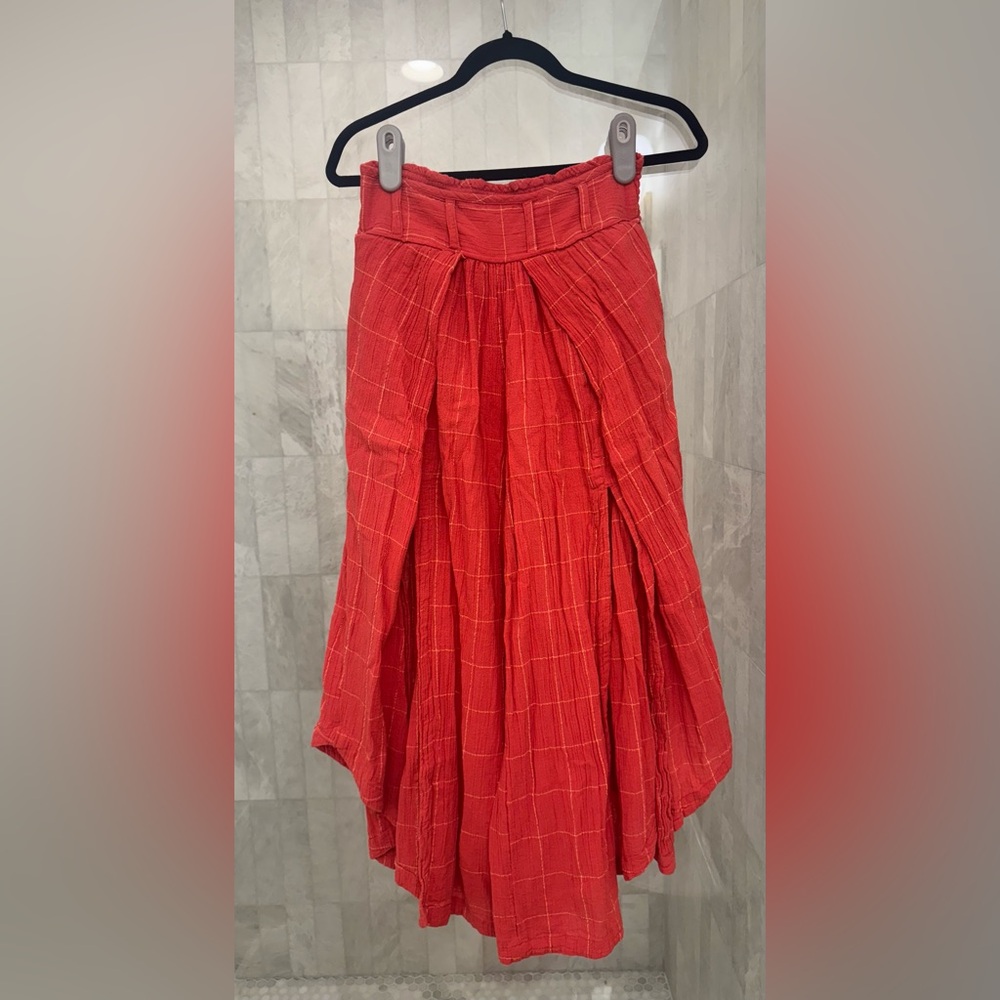 Free people pink/red flowy pants cute